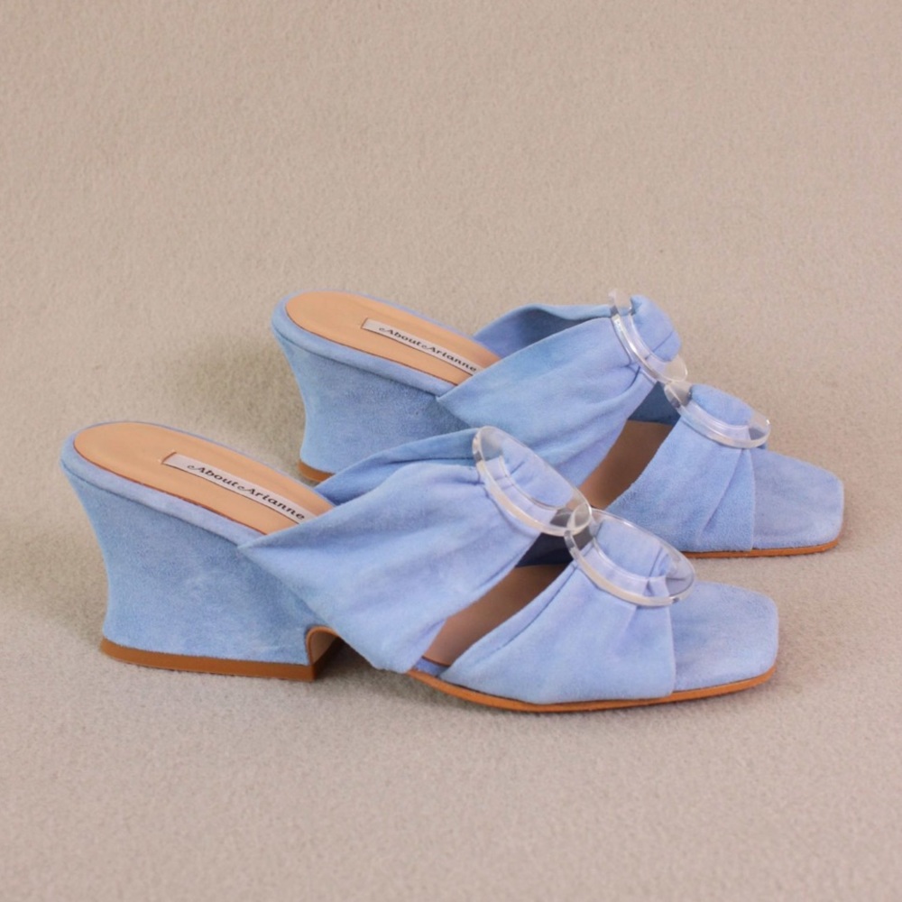 About Arianne Valentina Wedge in Malibu